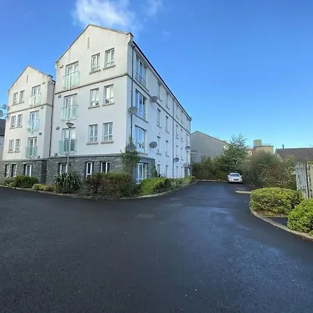 Artistic Stunning Apartment City View Londonderry Exterior photo