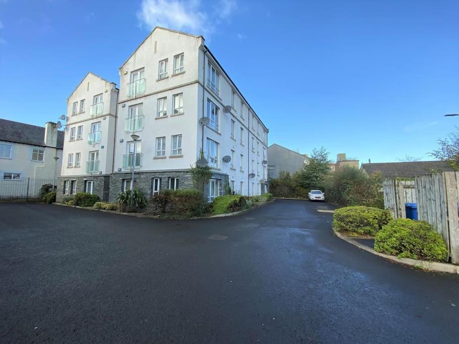 Artistic Stunning View Apartment Londonderry